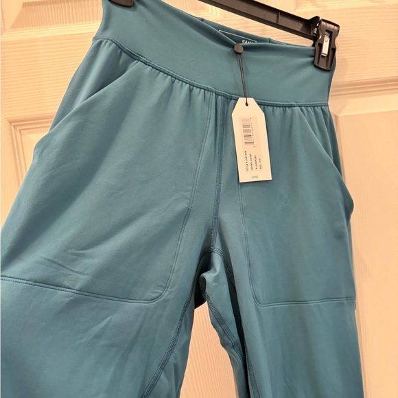 Universal Standard Cooper Jogger Pants - Picture 5 of 8